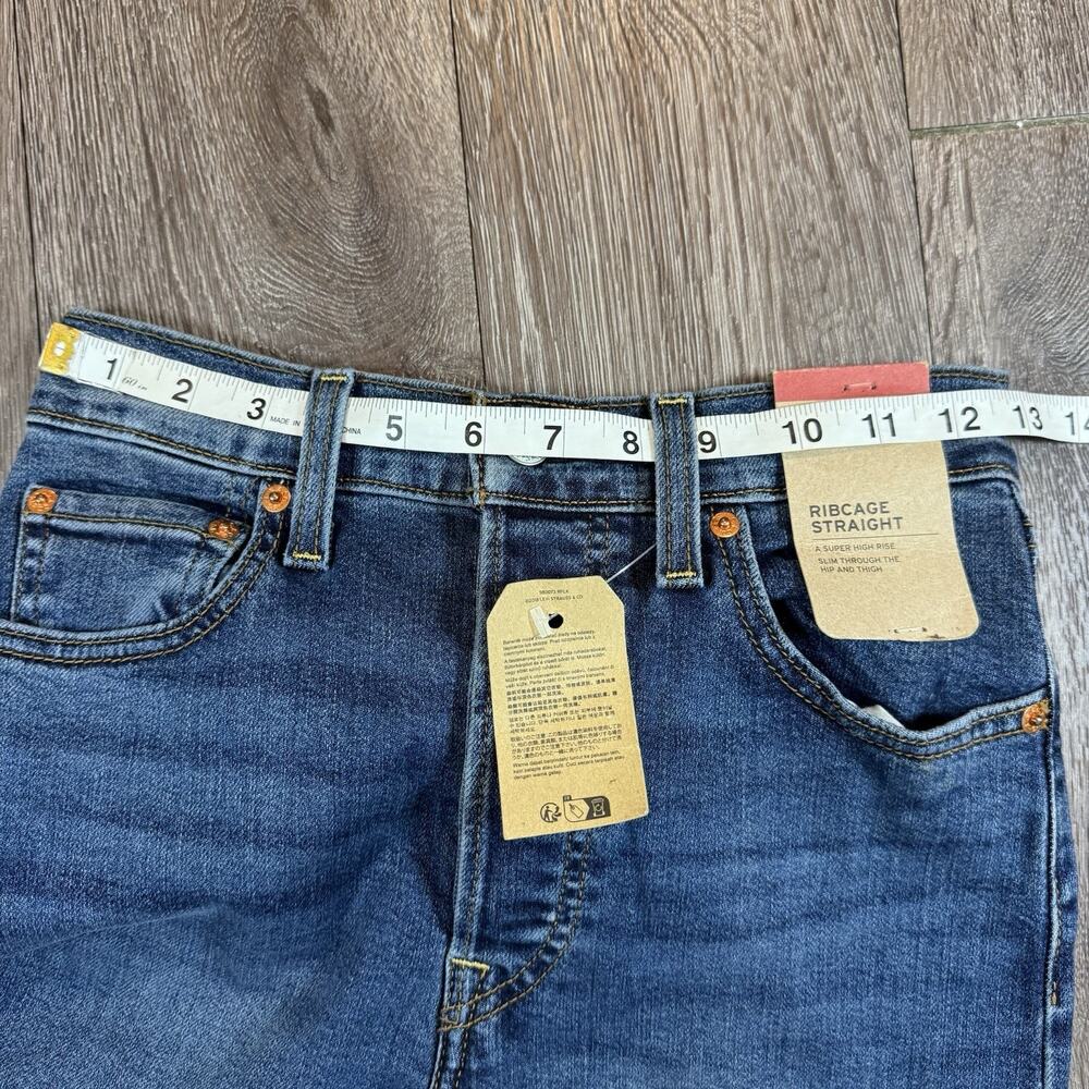 Levi's Straight Leg Jeans in Medium Blue Wash - Picture 8 of 14